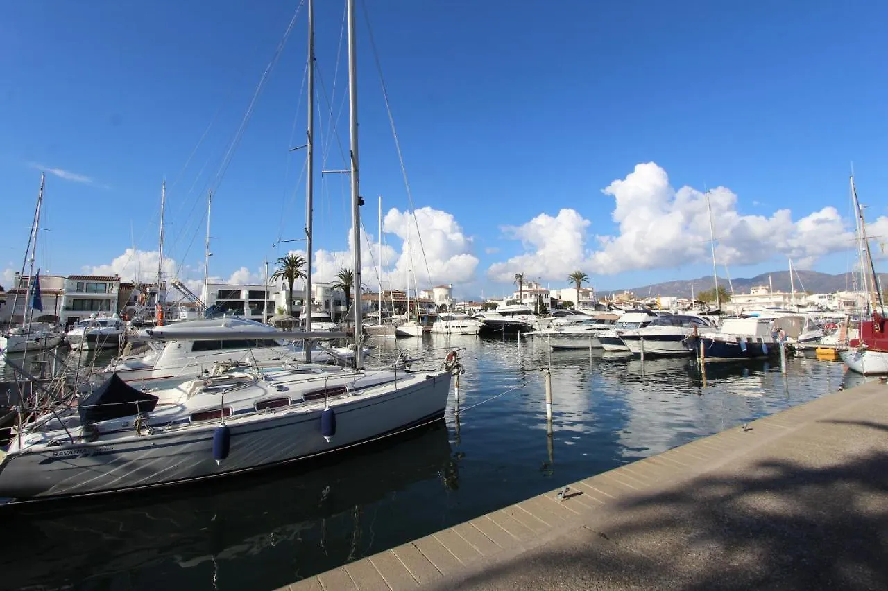 Leon Inmo Apartment Celine - 10413 Empuriabrava